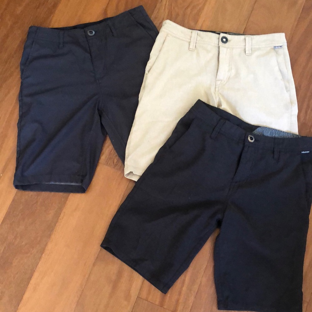 Volcom Surf and Turf quick dry shorts bundle. Size large 14, 27 inch.